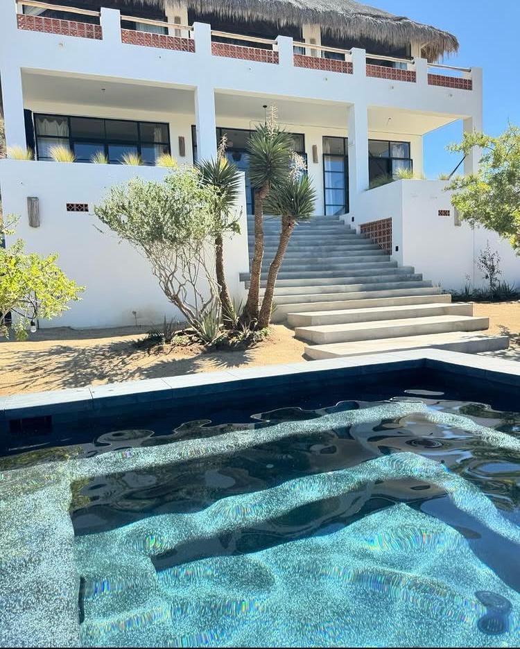 10b2930a bd21 4d4c 8845 4c1bc474a69a 1